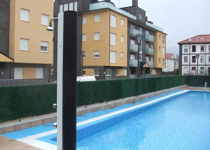 En Urbanizacion Con Piscina Centro De Unquera-val De San Vicente Ideal Parejas *