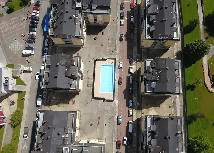 En Urbanizacion Con Piscina Centro De Unquera-val De San Vicente Ideal Parejas