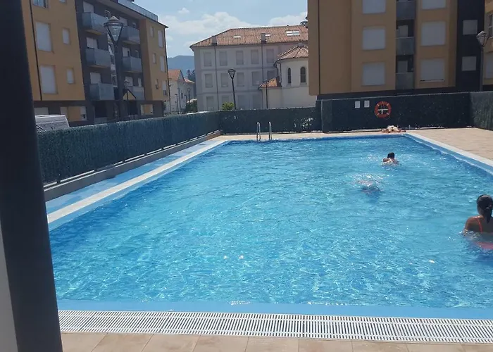 En Urbanizacion Con Piscina Centro De Unquera-val De San Vicente Ideal Parejas Апартаменты *