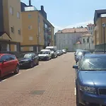 En Urbanizacion Con Piscina Centro De Unquera-val De San Vicente Ideal Parejas *