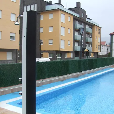 En Urbanizacion Con Piscina Centro De Unquera-val De San Vicente Ideal Parejas *