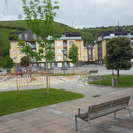 En Urbanizacion Con Piscina Centro De Unquera-val De San Vicente Ideal Parejas *
