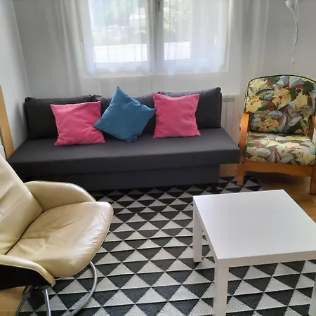 Apartamento En Urbanizacion Con Piscina Centro De Unquera-val De San Vicente Ideal Parejas