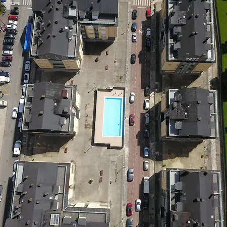 En Urbanizacion Con Piscina Centro De Unquera-val De San Vicente Ideal Parejas