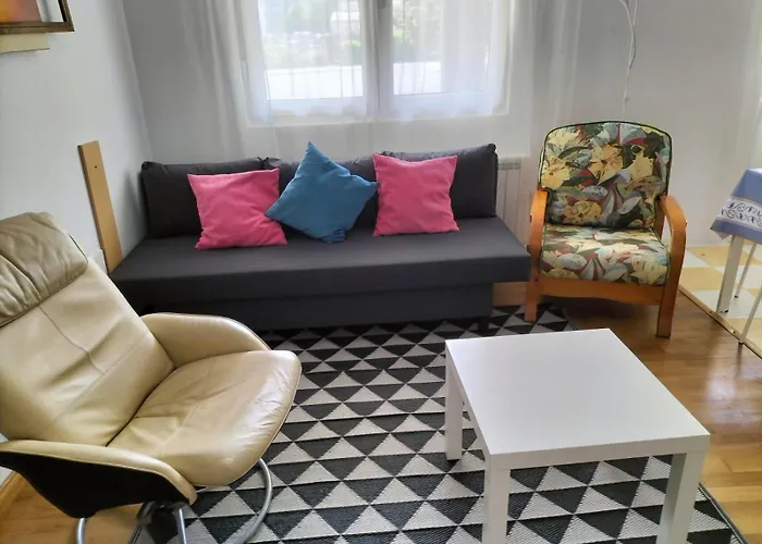 Apartamento En Urbanizacion Con Piscina Centro De Unquera-val De San Vicente Ideal Parejas