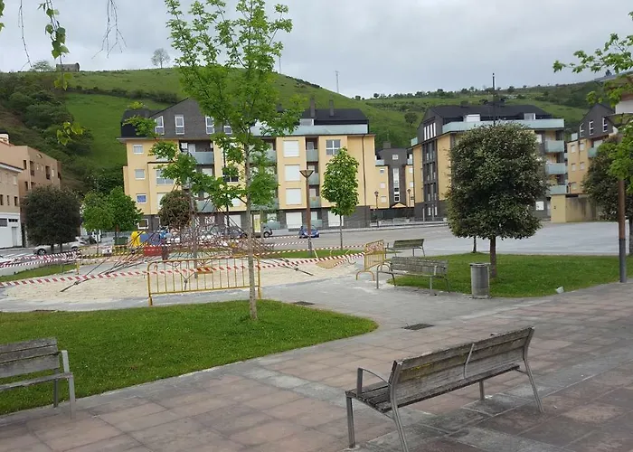 En Urbanizacion Con Piscina Centro De Unquera-val De San Vicente Ideal Parejas *